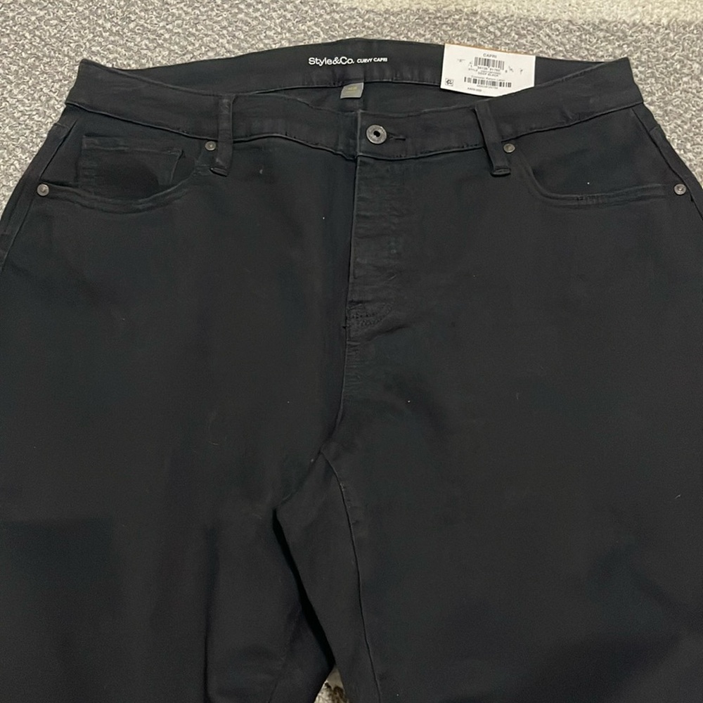 NWT- Style & Co - 14P. Curvy Capri - Picture 3 of 7